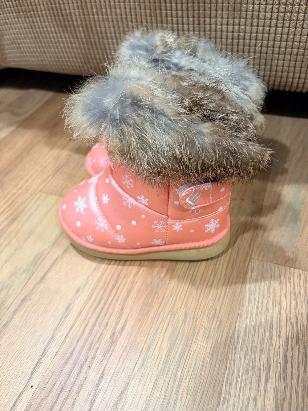 Little girl winter boots, super soft fur, size 7